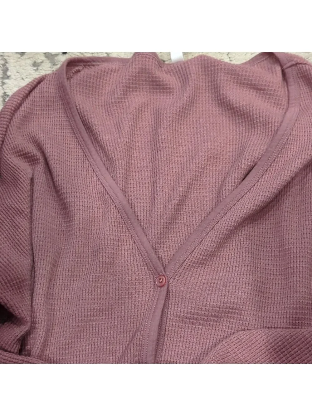 Aritzia Babaton vneck front tie button up long sleeve waffle top dusty rose